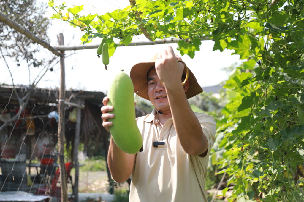 Bữa ăn gia đình dinh dưỡng và an toàn từ rau sạch đặt online